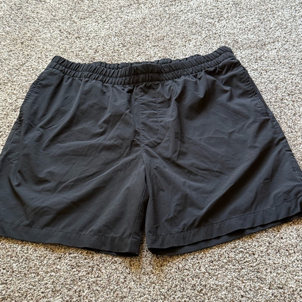 Banana Republic Sport BRMens shorts Hybrid Short size Large 7 inch inseam